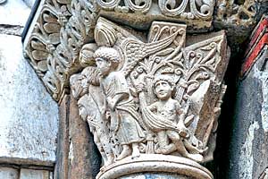 アダムとイヴの原罪　Le Péché originel　サン・セルナンバジリカ聖堂のミエジュヴィル門　トゥールーズ　フランス