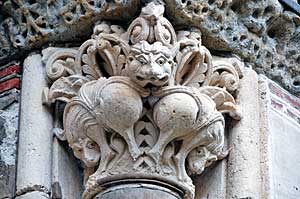 ライオン　Les lions　サン・セルナンバジリカ聖堂のミエジュヴィル門　トゥールーズ　フランス