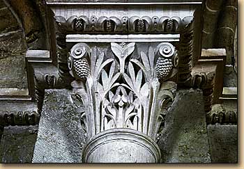 北側廊の柱頭彫刻　Les chapiteaux de la nef nord