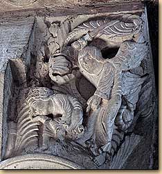 ファラオの子を殺す天使　北側廊の柱頭彫刻　Les chapiteaux de la nef nord
