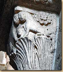 南側廊の柱頭彫刻　Les chapiteaux de la nef sud