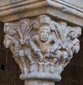 サンタ・マリア大聖堂の回廊と柱頭彫刻　ウルヘル　ウルジェイ　Catedral de Santa Maria d'Urgell
