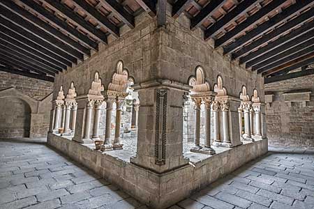 旧サン・パウ・デル・カンプ修道院の回廊　Sant Pau del Camp　バルセロナ